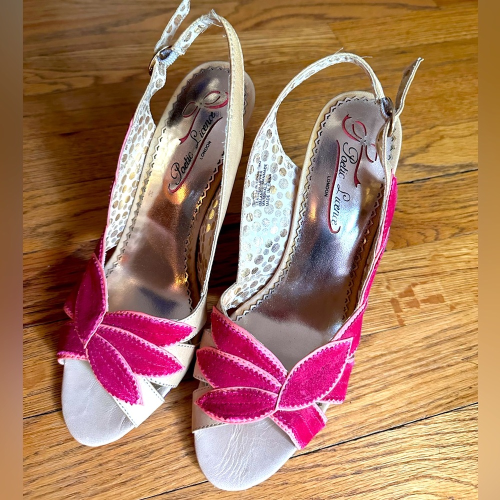 Gorgeous Poetic License heels with pink flowers